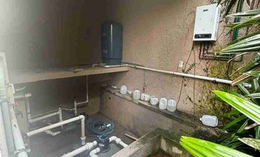 Casa sola con pequeños desniveles en la colonia Reforma.