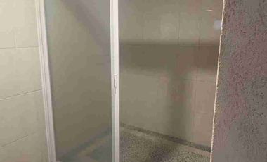 Casa sola con pequeños desniveles en la colonia Reforma.