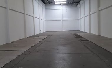 Alquilo bodega en complejo de bodegas privado y seguro en Av Tanca Marengo