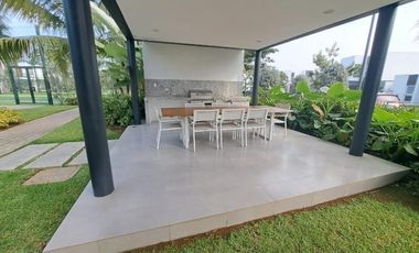 Vendo Casa de estreno en Urbanización en el Nuevo Samborondón La Costa.