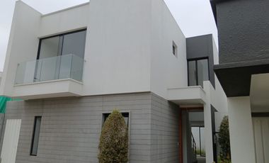 Vendo Casa de estreno en Urbanización en el Nuevo Samborondón La Costa.