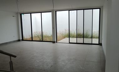 Vendo Casa de estreno en Urbanización en el Nuevo Samborondón La Costa.