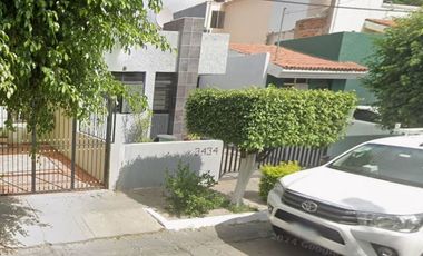 VENTA DE CASA EN GUADALAJARA COL JARDINES DEL SUR