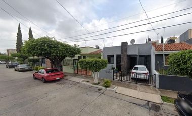 VENTA DE CASA EN GUADALAJARA COL JARDINES DEL SUR