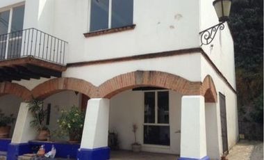 Amplia y Bonita Casa de 4 Recamaras en Col. Lomas de Tecamachalco