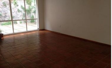 Amplia y Bonita Casa de 4 Recamaras en Col. Lomas de Tecamachalco