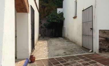 Amplia y Bonita Casa de 4 Recamaras en Col. Lomas de Tecamachalco