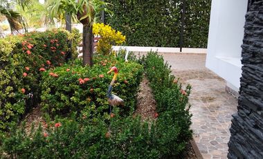 CASA EN VENTA AMOBLADA EN GIRARDOT