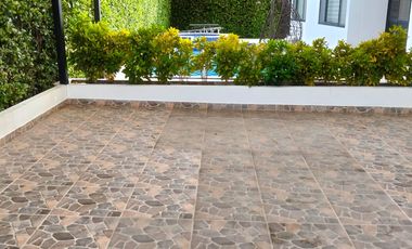 CASA EN VENTA AMOBLADA EN GIRARDOT