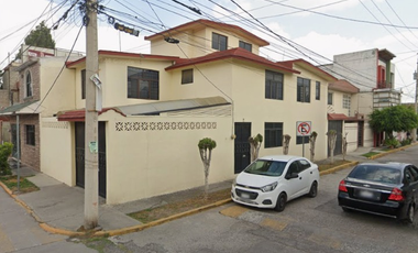 CASA EN VENTA, PASEOS DE SANTA MARIA, CUAUTITLAN MEXICO.