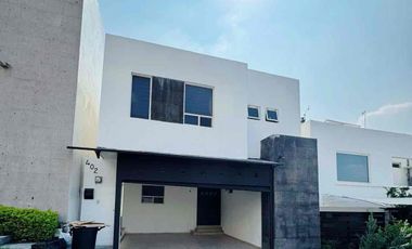 Casa en Renta 3 recámaras colonia privada con seguridad