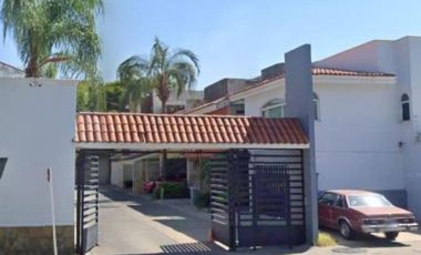 VENTA DE CASA EN GUADALAJARA COL JARDINES DEL NILO