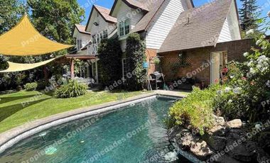 Arriendo y Venta Casa Condominio Pie Andino