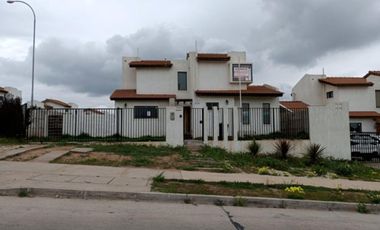 CASA 4D3B LIQUIDA BANCO EN PEÑUELAS COQUIMBO