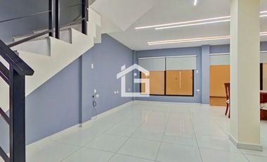 Casa Semiamoblada en Alquiler en Urbanización Arboleia, Machala