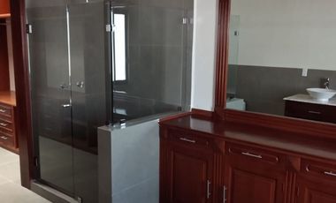 RENTA HERMOSA CASA EN LEON MODERNO