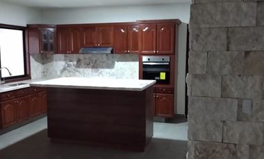 RENTA HERMOSA CASA EN LEON MODERNO