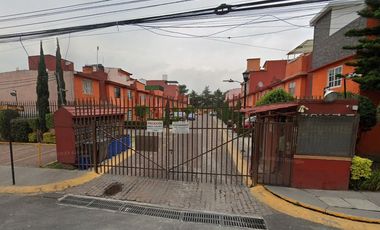 CASITA EN VENTA EN FRACCIONAMIENTO AREA MUY SEGURA EN VALLE DEL TENAYO EN TLALNEPANTLA !