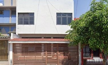 VENTA DE CASA EN GUADALAJARA COL JARDINES DE LA CRUZ