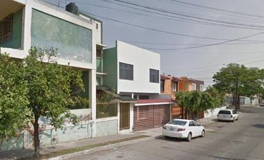 VENTA DE CASA EN GUADALAJARA COL JARDINES DE LA CRUZ