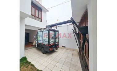 1154098 Venta De Casa De 2 Pisos EN El Distrito La Perla