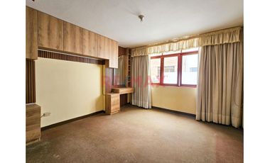 1154098 Venta De Casa De 2 Pisos EN El Distrito La Perla