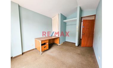 1154098 Venta De Casa De 2 Pisos EN El Distrito La Perla