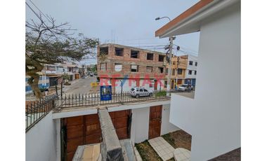 1154098 Venta De Casa De 2 Pisos EN El Distrito La Perla