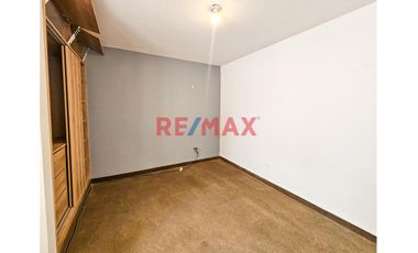 1154098 Venta De Casa De 2 Pisos EN El Distrito La Perla