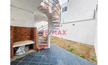 1154098 Venta De Casa De 2 Pisos EN El Distrito La Perla