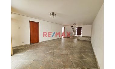 1154098 Venta De Casa De 2 Pisos EN El Distrito La Perla