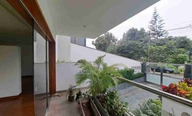 DEPA DE MÁS DE 400M2 EN 1ER PISO CON ESPECTACULAR VISTA A PARQUE