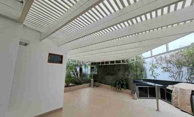 DEPA DE MÁS DE 400M2 EN 1ER PISO CON ESPECTACULAR VISTA A PARQUE