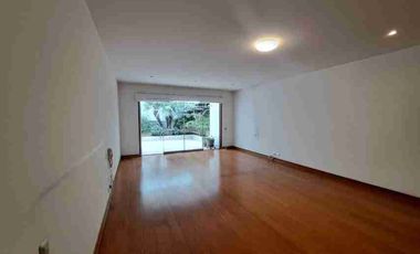 DEPA DE MÁS DE 400M2 EN 1ER PISO CON ESPECTACULAR VISTA A PARQUE