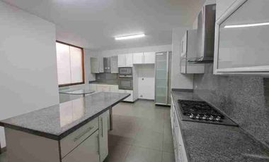 DEPA DE MÁS DE 400M2 EN 1ER PISO CON ESPECTACULAR VISTA A PARQUE