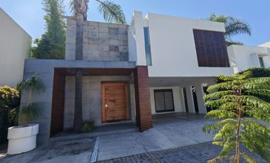 Casa en  Renta Excelente Ubicacion en Cluster 444,Lomas de Angelopolis, San Andres Cholula