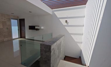 Casa en  Renta Excelente Ubicacion en Cluster 444,Lomas de Angelopolis, San Andres Cholula