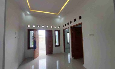 rumah baru ready termurah dikarangasem Solo selangkah ke kampus ums
