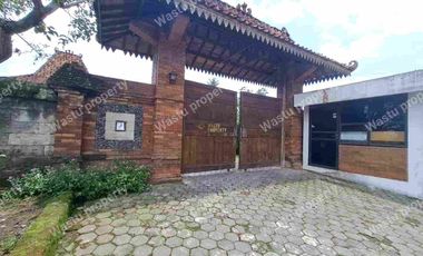 DIJUAL CEPAT VILLA JOGLO DEKAT STADION MAGUWO