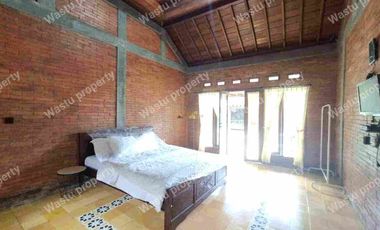 DIJUAL CEPAT VILLA JOGLO DEKAT STADION MAGUWO