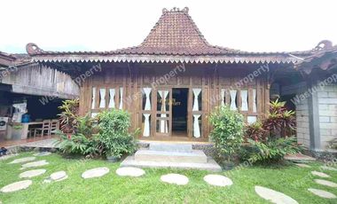 DIJUAL CEPAT VILLA JOGLO DEKAT STADION MAGUWO