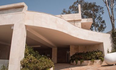 Venta Exclusivo departamento en Lomas Altas, diseño Girault y vista espectacular. Core & Shell para crear tu propio lujo.