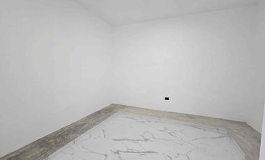 Casa en venta dentro del Residencial Puerta de Hierro zona del campestre