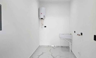 Casa en venta dentro del Residencial Puerta de Hierro zona del campestre