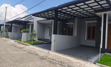 RUMAH CLUSTER EXCLUSIVE SOLO BARU SANTIKA LAND