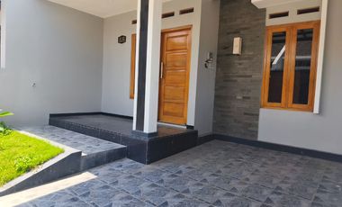 RUMAH CLUSTER EXCLUSIVE SOLO BARU SANTIKA LAND