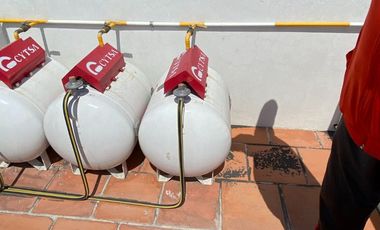 Renta departamento. Col. Manantiales. Blvd Forjadores y periférico