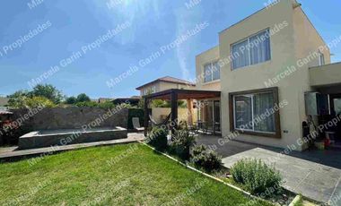 Arriendo Hermosa Casa con Jacuzzi y Quincho en Colina, Ayres de Chicureo, Condominio El Rodeo