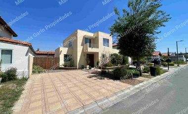 Arriendo Hermosa Casa con Jacuzzi y Quincho en Colina, Ayres de Chicureo, Condominio El Rodeo