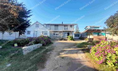 Arriendo Temporal Casa de vacaciones en El Tabo equipada para 20 personas frente al Mar